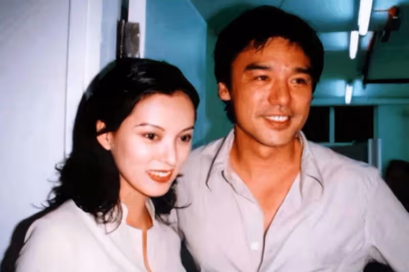 鍾鎮濤為長女慶生，28歲鍾嘉晴神似繼母範姜，與章小蕙斷絕母女情
