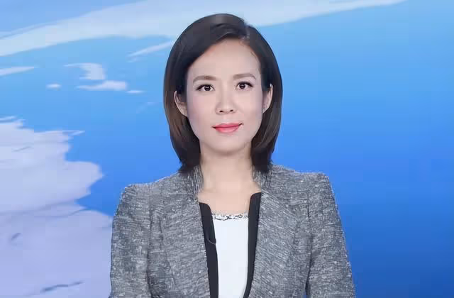 《新聞聯播》美女主播寶曉峰,45歲仍未婚單身,情系家鄉內蒙古