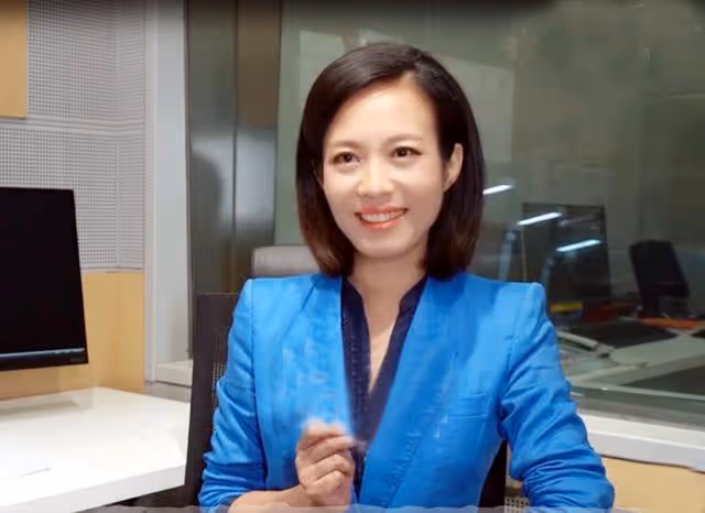 《新聞聯播》美女主播寶曉峰,45歲仍未婚單身,情系家鄉內蒙古