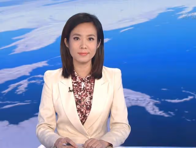 《新聞聯播》美女主播寶曉峰,45歲仍未婚單身,情系家鄉內蒙古