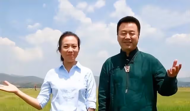 《新聞聯播》美女主播寶曉峰,45歲仍未婚單身,情系家鄉內蒙古
