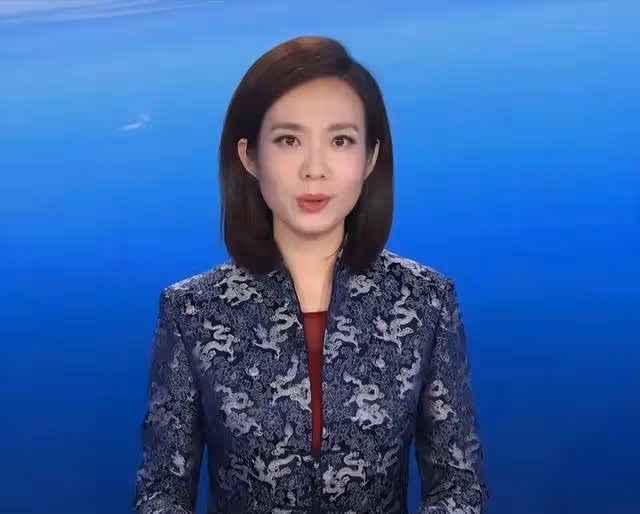 《新聞聯播》美女主播寶曉峰,45歲仍未婚單身,情系家鄉內蒙古