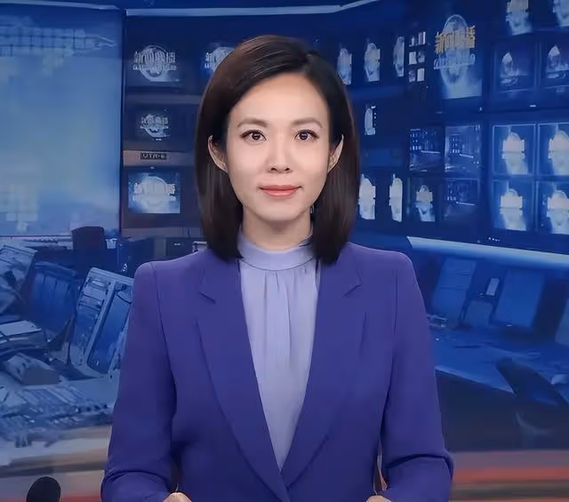 《新聞聯播》美女主播寶曉峰,45歲仍未婚單身,情系家鄉內蒙古