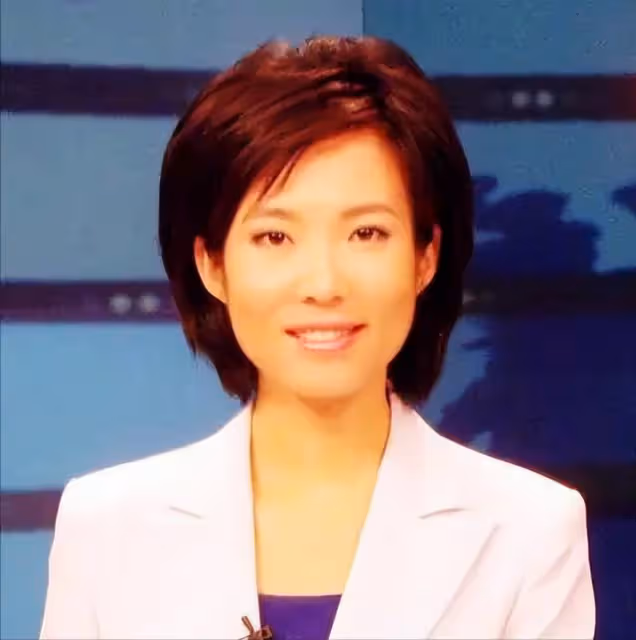 《新聞聯播》美女主播寶曉峰,45歲仍未婚單身,情系家鄉內蒙古