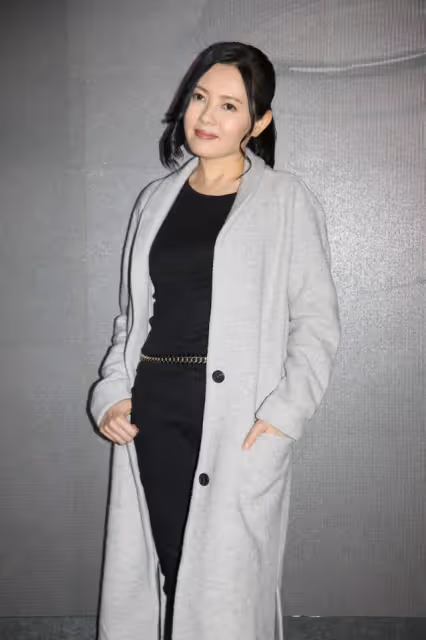 57歲李麗珍拍張國榮遺作MV嚎啕大哭,與作詞人虐戀30年結局唏噓