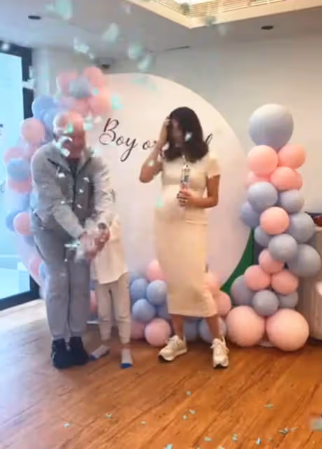 35歲港姐亞軍宣布懷二胎!胎兒性別曝光,大24歲洋老公已滿頭白髮