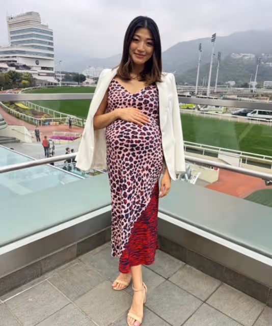 35歲港姐亞軍宣布懷二胎!胎兒性別曝光,大24歲洋老公已滿頭白髮