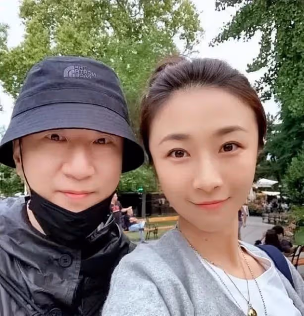 52歲孫紅雷激動發文,向大家炫耀了女兒說他太帥了,評論區炸鍋了