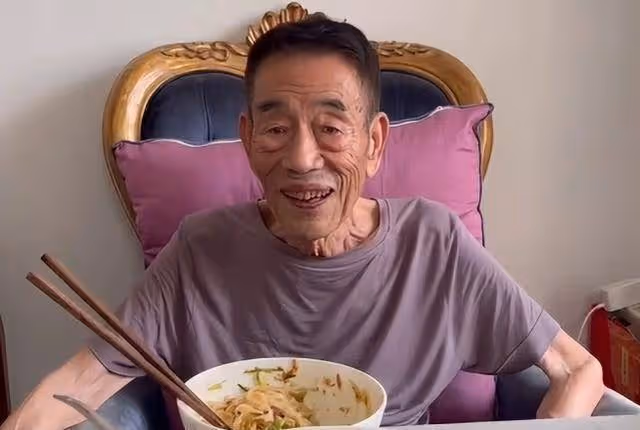 人老心不老!92歲楊少華想找老伴兒,妻子去世20年仍保持單身