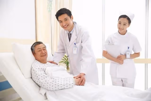 58歲楊姐:我拒絕照顧親家,女婿說:你老了別來找我。女兒氣哭了
