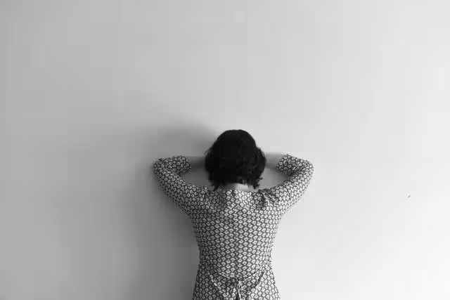 58歲楊姐:我拒絕照顧親家,女婿說:你老了別來找我。女兒氣哭了