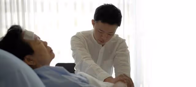 58歲楊姐:我拒絕照顧親家,女婿說:你老了別來找我。女兒氣哭了