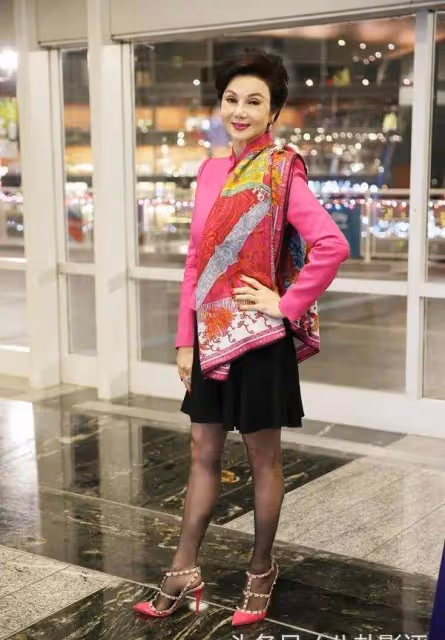雖嫁豪門卻休夫,婆婆幫她要4億分手費,謝玲玲才是真正人生贏家