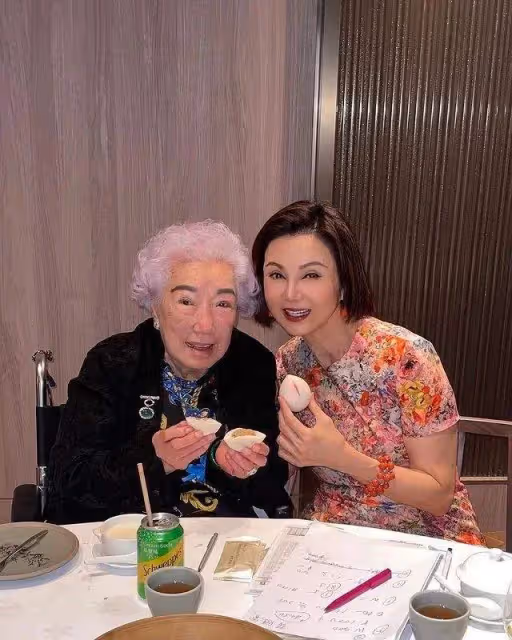 雖嫁豪門卻休夫,婆婆幫她要4億分手費,謝玲玲才是真正人生贏家