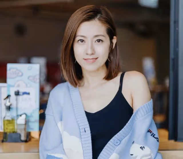 TVB知名女星又曝婚變!主動點贊網友單身留言,暗示和丈夫已離婚