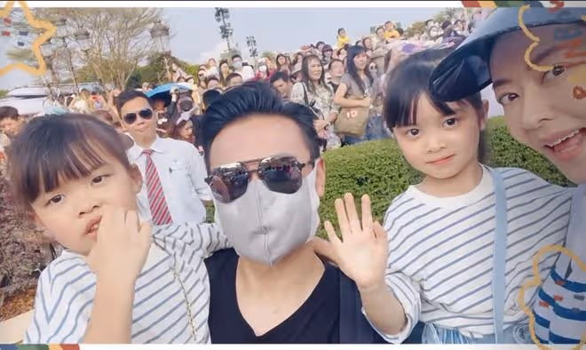熊黛林一家四口游迪士尼，雙胞胎女兒遺傳媽媽大長腿，顏值差距大