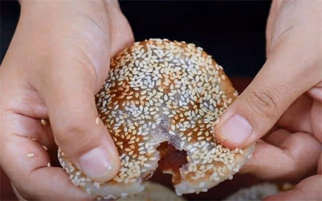 糯米粉這做法真棒，烙上5分鐘就熟，黏糯適口，比麻團好吃又簡單