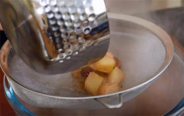 家裡有茶葉，不做成茶凍太可惜了，外面賣15元1份，Q彈爽滑又解火