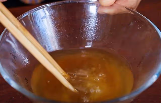 家裡有茶葉，不做成茶凍太可惜了，外面賣15元1份，Q彈爽滑又解火