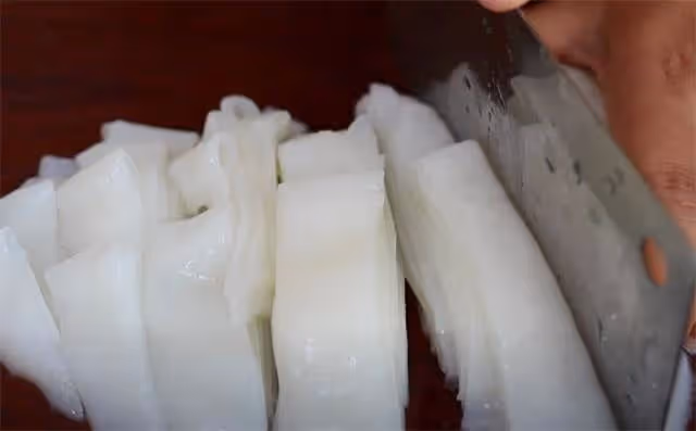 蒸涼皮拉皮容易斷裂？原來少加了這3樣食材，像皮筋一樣透亮勁道