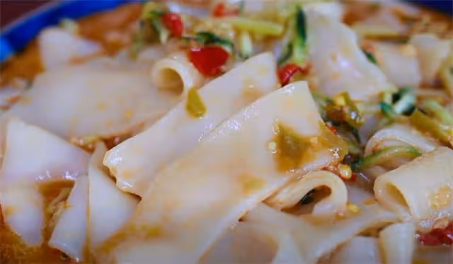蒸涼皮拉皮容易斷裂？原來少加了這3樣食材，像皮筋一樣透亮勁道