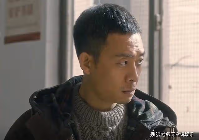 《他是誰》兇手究竟是誰？其實兇手早就露出馬腳，兇手很有可能是一個女人！