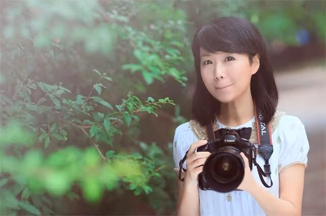 安徽衛視美女吳薇近況，她長相十分漂亮，早已結婚，老公是誰成謎