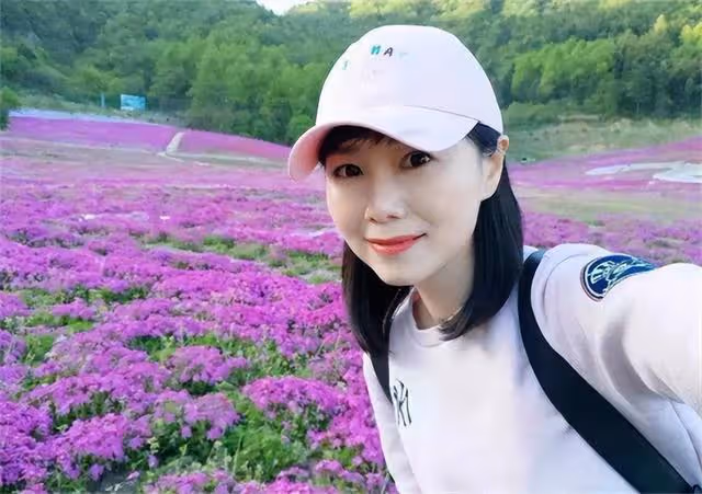 安徽衛視美女吳薇近況，她長相十分漂亮，早已結婚，老公是誰成謎