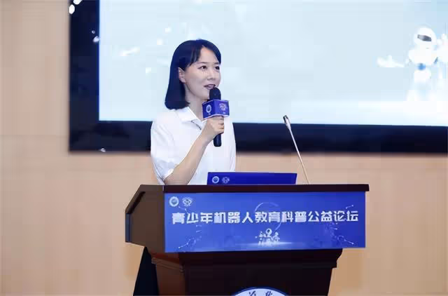 安徽衛視美女吳薇近況，她長相十分漂亮，早已結婚，老公是誰成謎