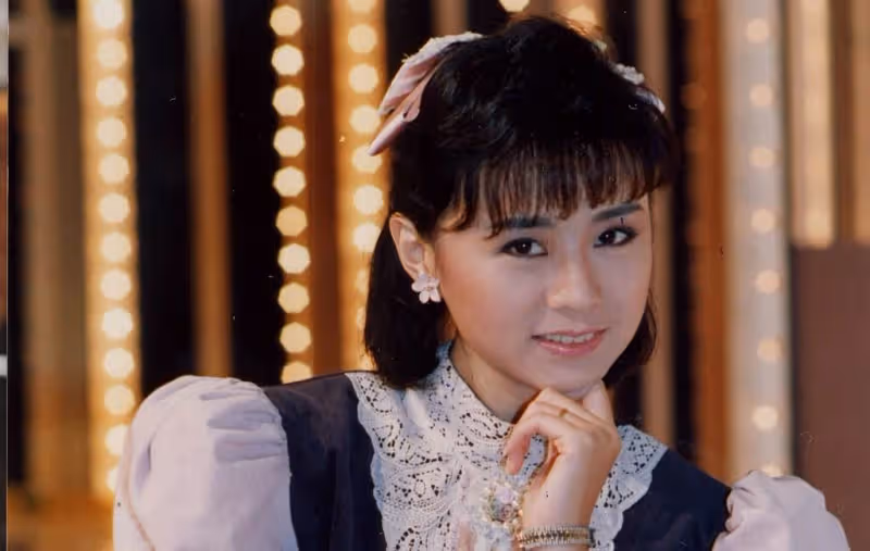 永遠的玉女！「婚後住億元豪宅」私下節儉成慣　「樂當樸素媽」封麥28年拒復出