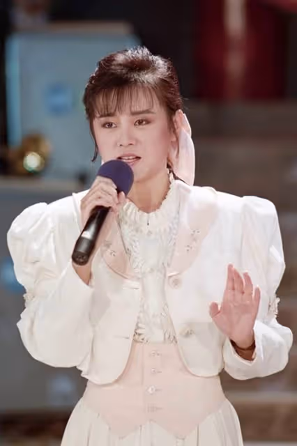 永遠的玉女！「婚後住億元豪宅」私下節儉成慣　「樂當樸素媽」封麥28年拒復出