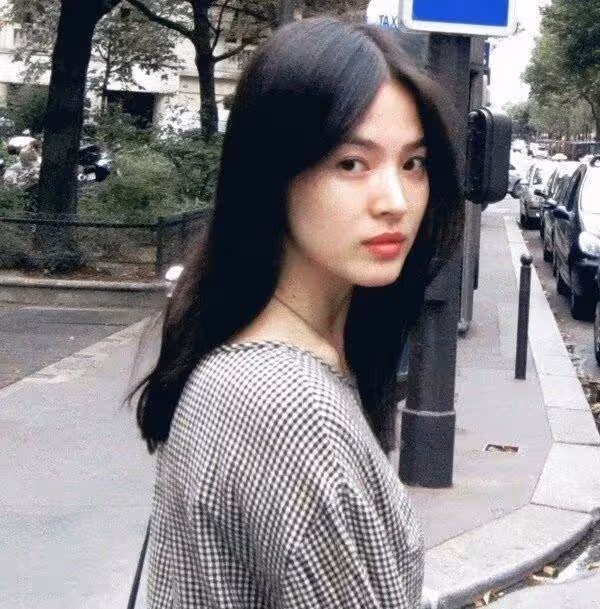 漂亮姐姐太搶手!眾女星宋慧喬ins區爭寵,直球韓素希獲超A姐翻牌