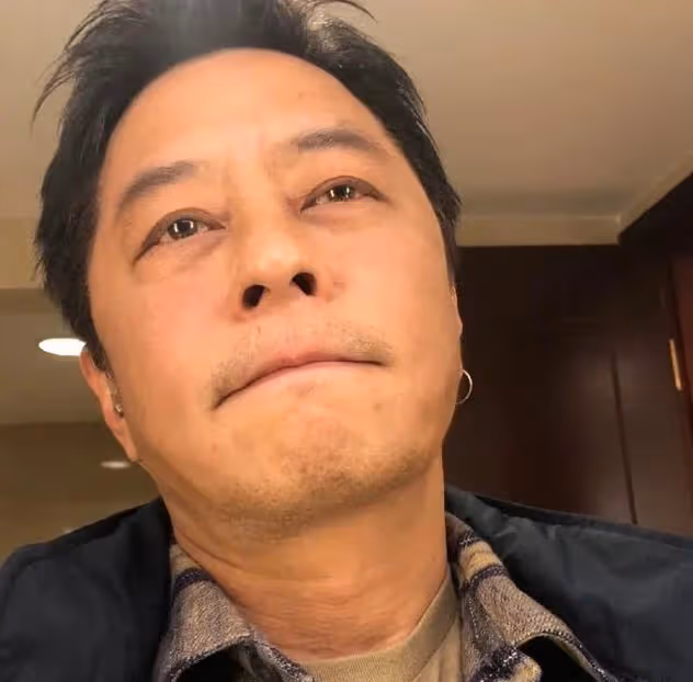 息影5年!60歲台灣天王「罕現身街頭」判若兩人近況曝 歷經2段婚姻「被爆擁新歡富婆」生活超愜意