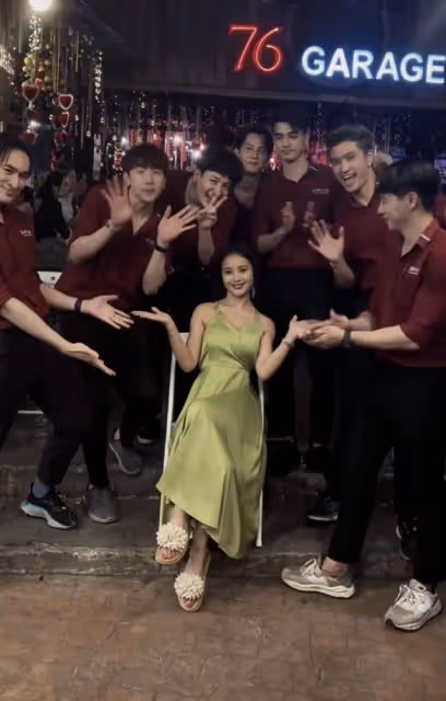 網紅美七疑被人控制,泰國機場報平安狀態異常,中旬剛去猛男餐廳