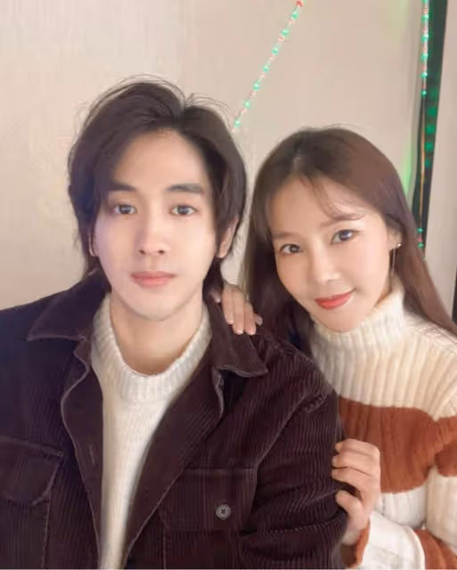 相差17歲的姐弟戀明星夫婦結婚五年依舊恩愛如初!