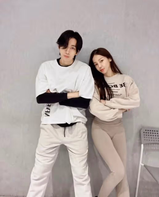 相差17歲的姐弟戀明星夫婦結婚五年依舊恩愛如初!