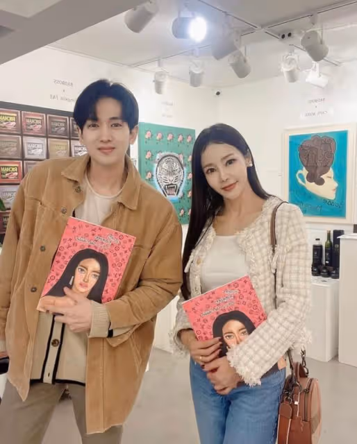 相差17歲的姐弟戀明星夫婦結婚五年依舊恩愛如初!