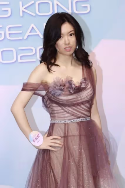 TVB小花因上學欠債200萬變負資產，表演浮誇遭網友吐槽演技差