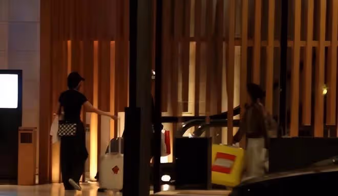 楊冪到香港探望女兒不順利,劉丹透露我不知道,我沒有見到她