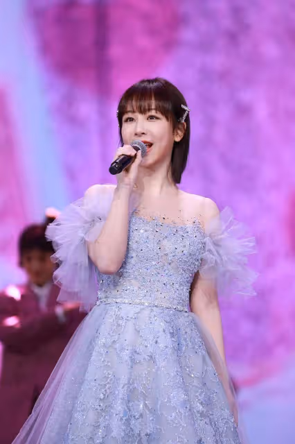這一夜，李宇春和眾85小花「扭打成一團」，她註定成為最大贏家