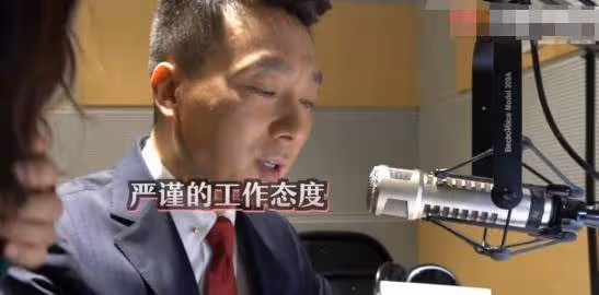 50歲康輝首次給動物配音，表情呆萌聲音可愛，現場被一個字難倒？