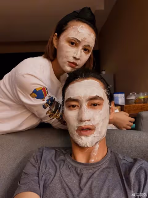 參加兄弟婚禮卻愛上新娘,3年後成自己老婆,婚禮轟動整個演藝圈!