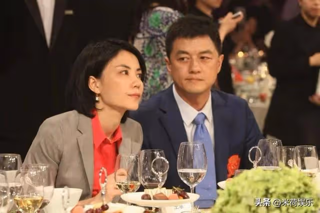 王菲曾經對李亞鵬是真的愛吧,離婚後亞鵬合體楊子博眼球真心難堪