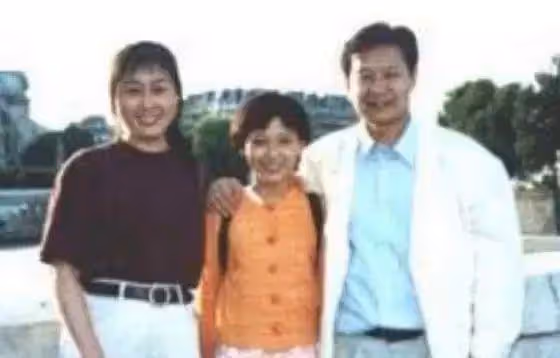 她曾是電視一姐,與自己老公分居17年,如今63歲隱退熱衷於活動
