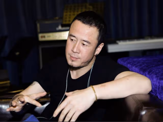 歌手楊坤:做北漂8年搬55次家,沒錢生活只能賣掉女友金項鍊