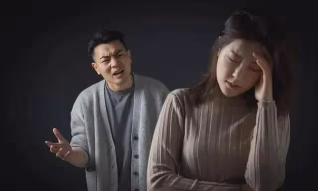婆婆撿來棄嬰,兒媳看棄嬰像丈夫鬧離婚,結果兒媳突然懷孕遭打臉