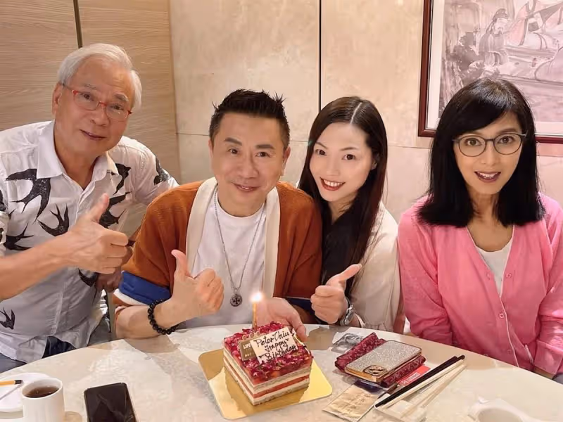 爺孫戀被唱衰!72歲御用皇帝「娶小36歲嫩妻」羞曝:生活和諧,怕自己早走「7房產全登記她名下」