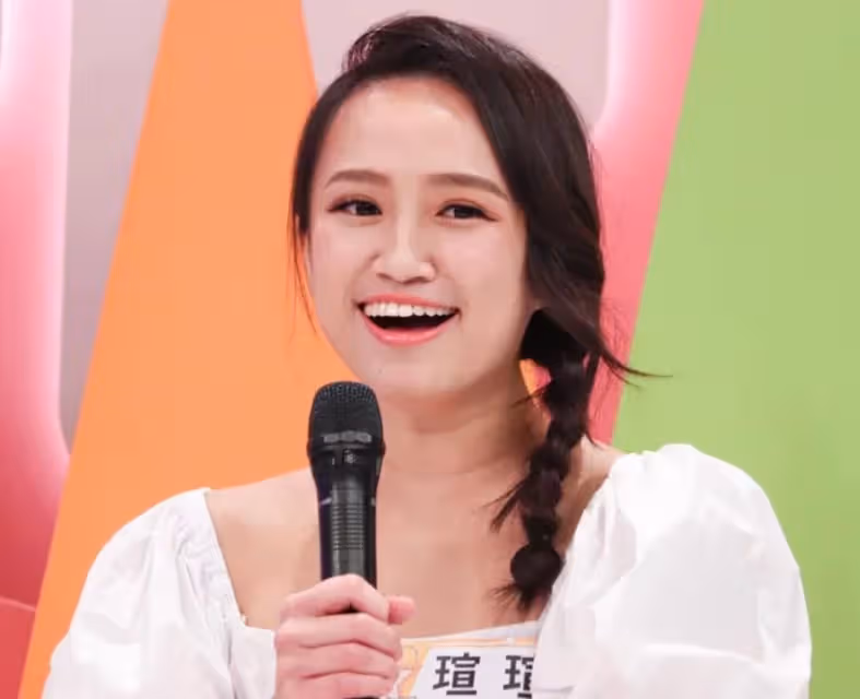 41歲男星妻子曝奇葩姑嫂關係,老公姐姐跟自己搶孩子,要帶去美國