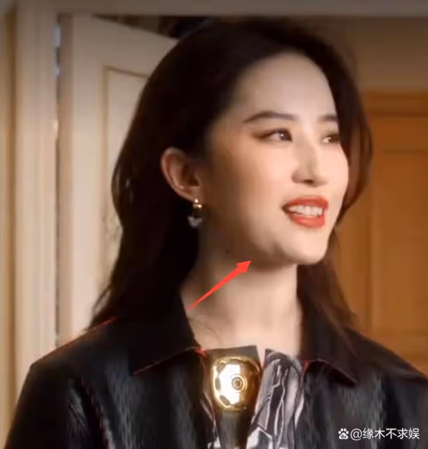 劉亦菲宋承憲雙雙發福，一個又胖又油膩，還被扒大尺寸辣眼激情戲