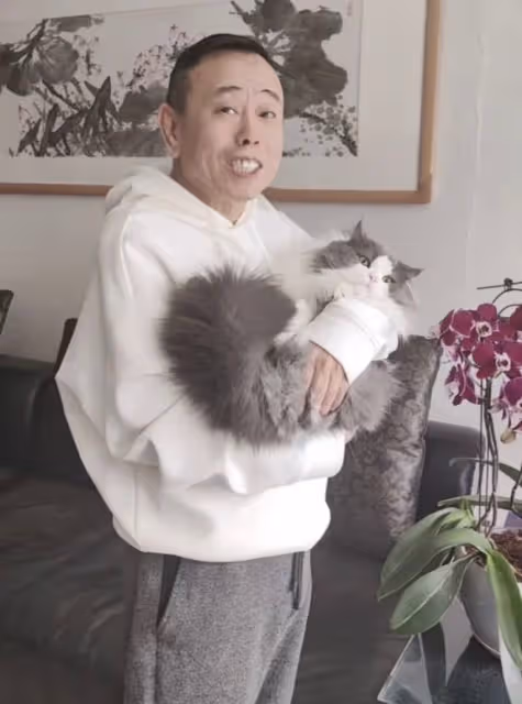 潘長江被傳全家移民美國,他錄視頻闢謠,仍關評論區不讓網友點評